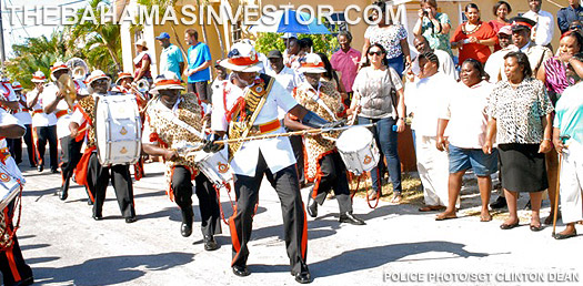 Hubert Minnis-Nurses of the Grand Bahama Health services cut ribbon